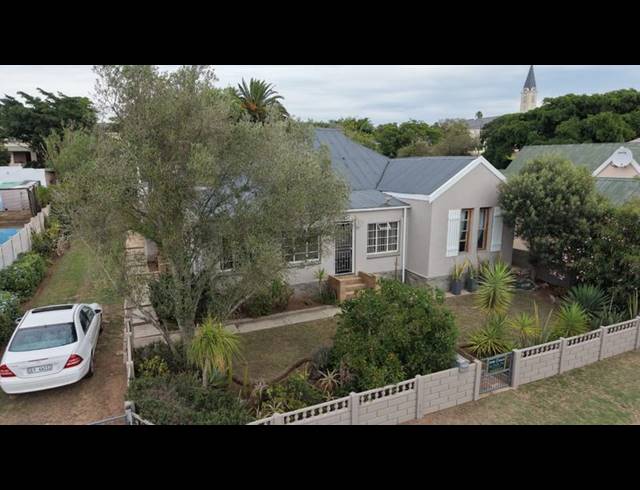 3 BEDROOM HOUSE FOR SALE IN ALBERTINIA